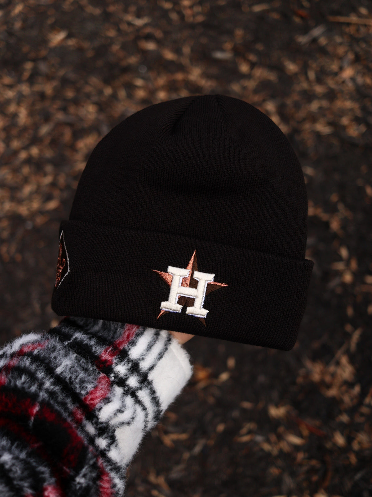 Astros (black beanie) (17 patch)