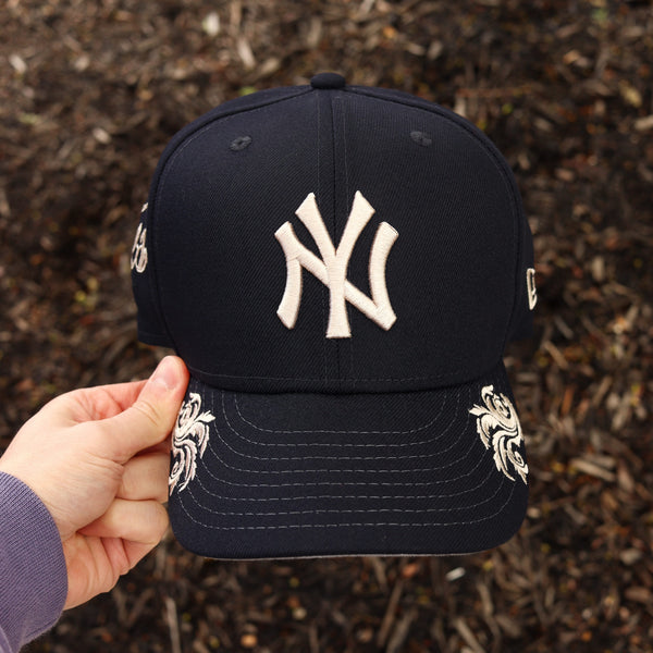 Navy Yankees floral