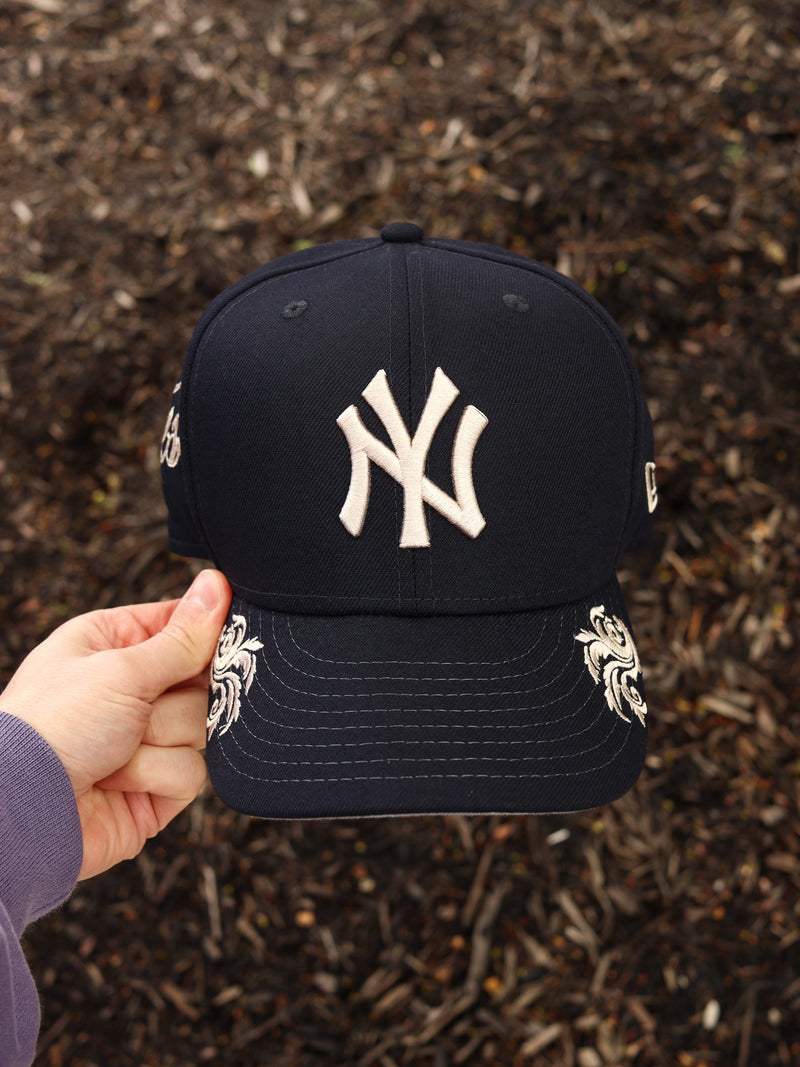 Navy Yankees floral