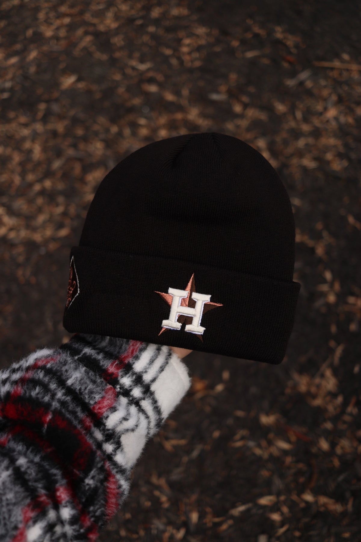 Astros (black beanie) (17 patch)