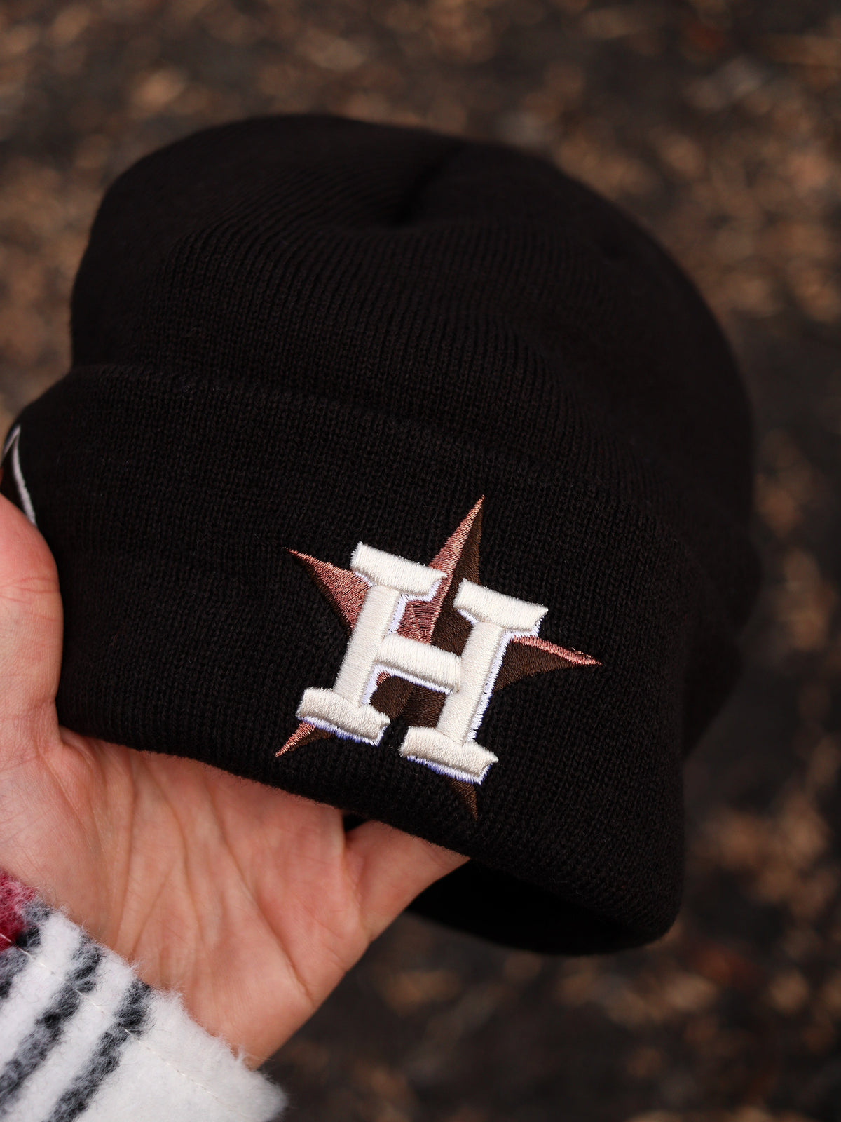 Astros (black beanie) (17 patch)