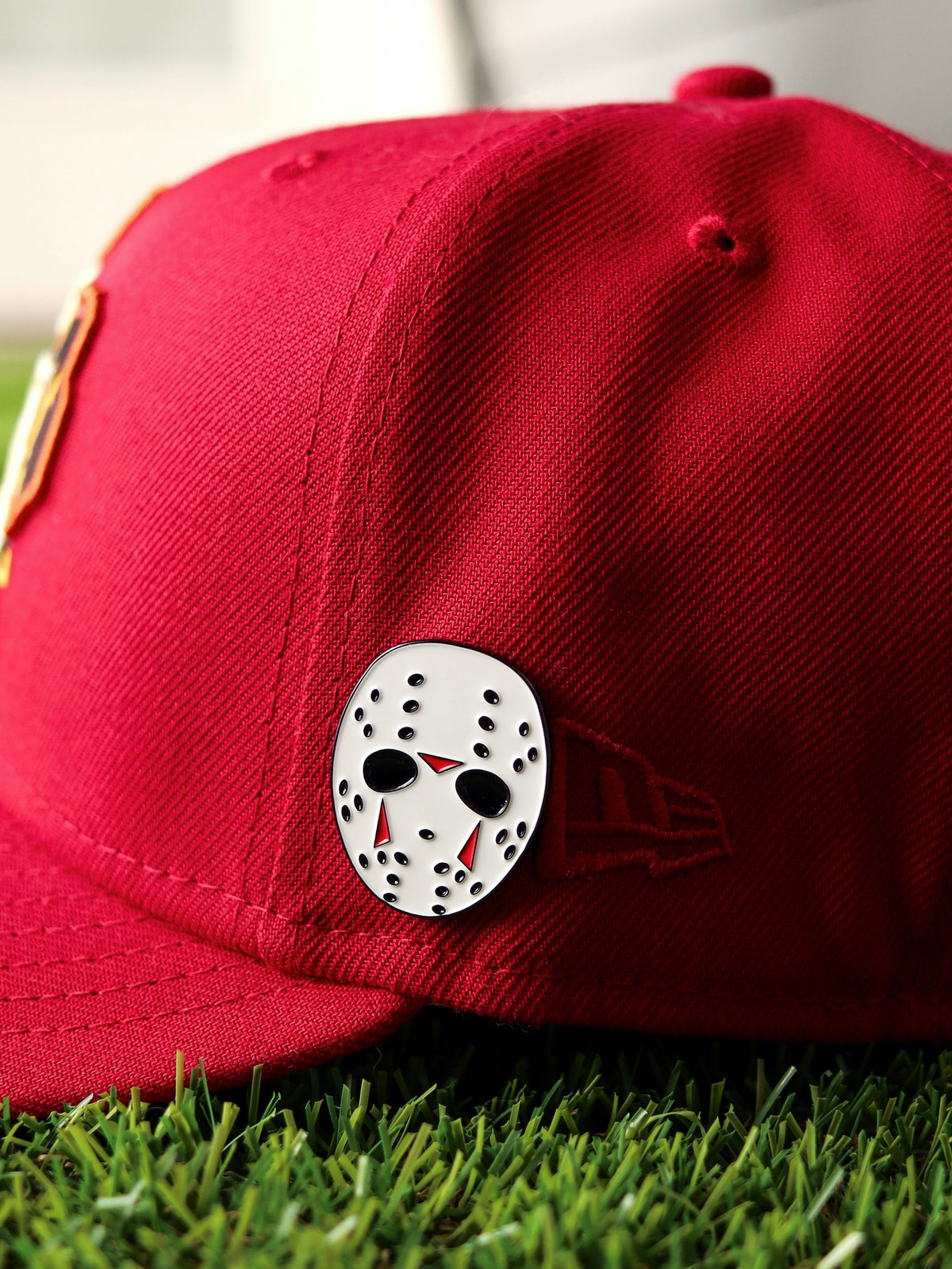 J mask pin