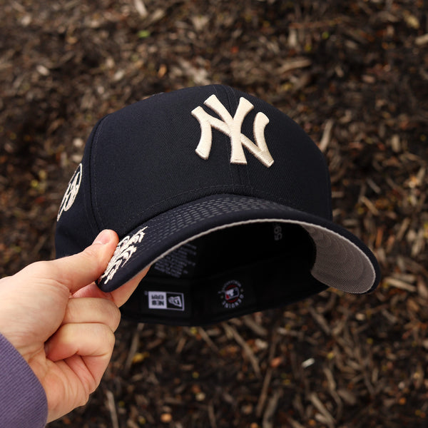 Navy Yankees floral