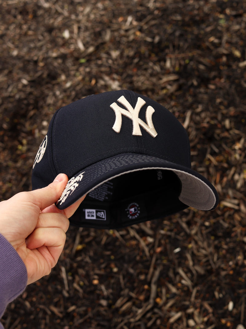 Navy Yankees floral