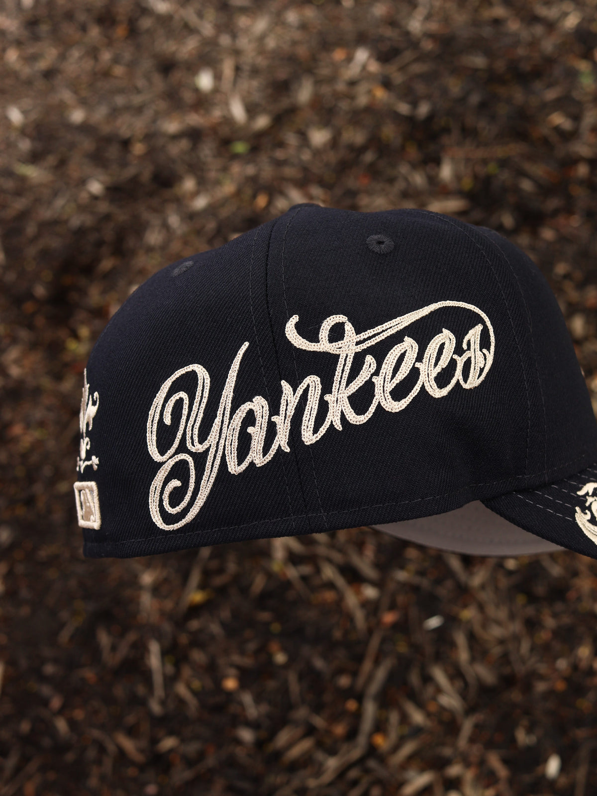 Navy Yankees floral