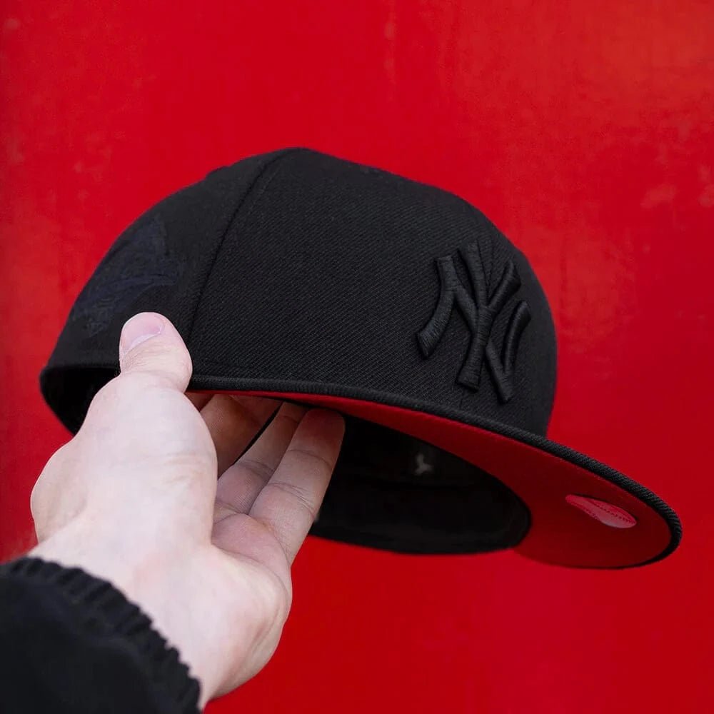 All black yankees (pin not included) - BeisbolMXShop