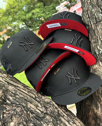All black yankees (pin not included) - BeisbolMXShop