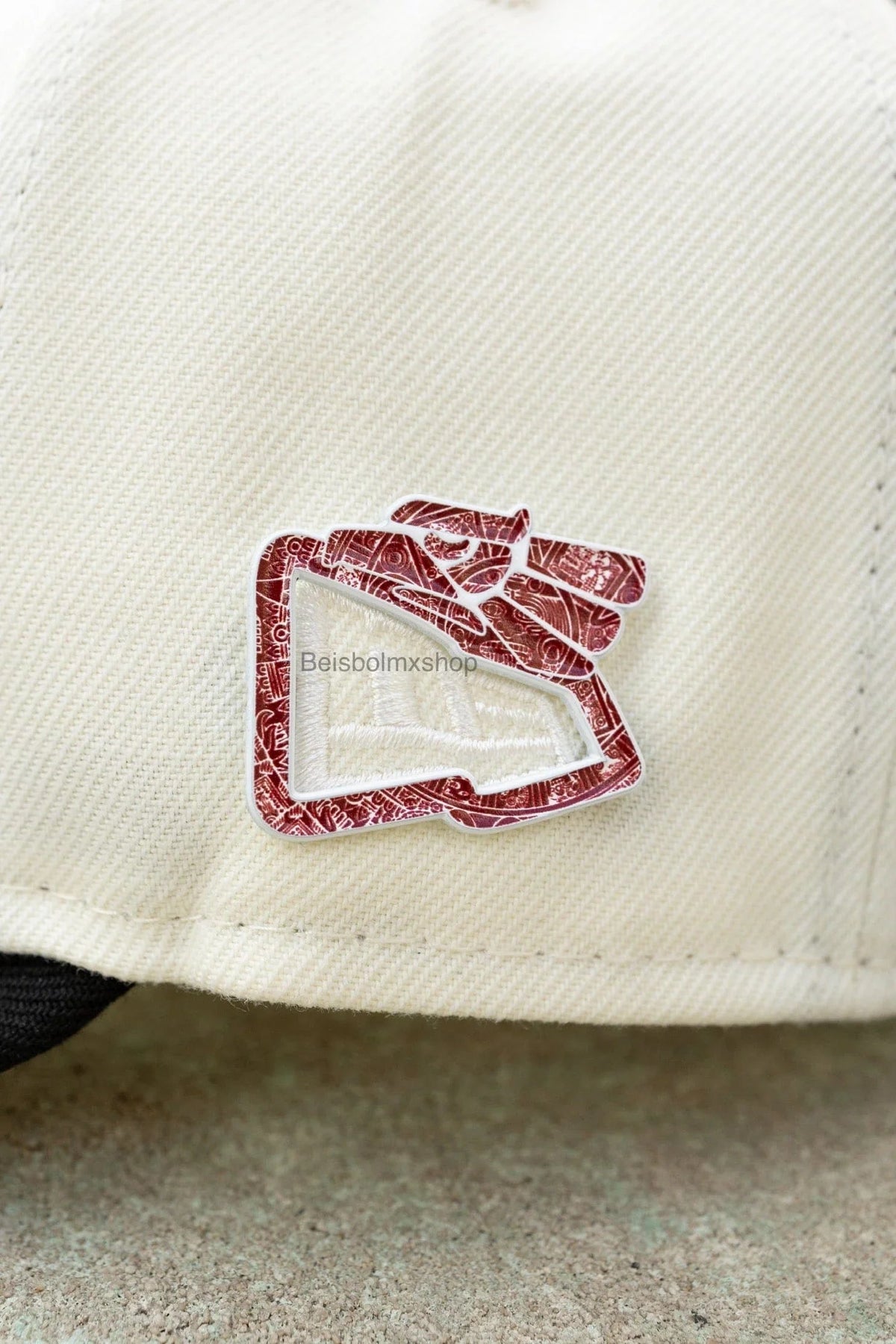 Echo en mexico burgendy/White NE FLAG - PIN - BeisbolMXShop