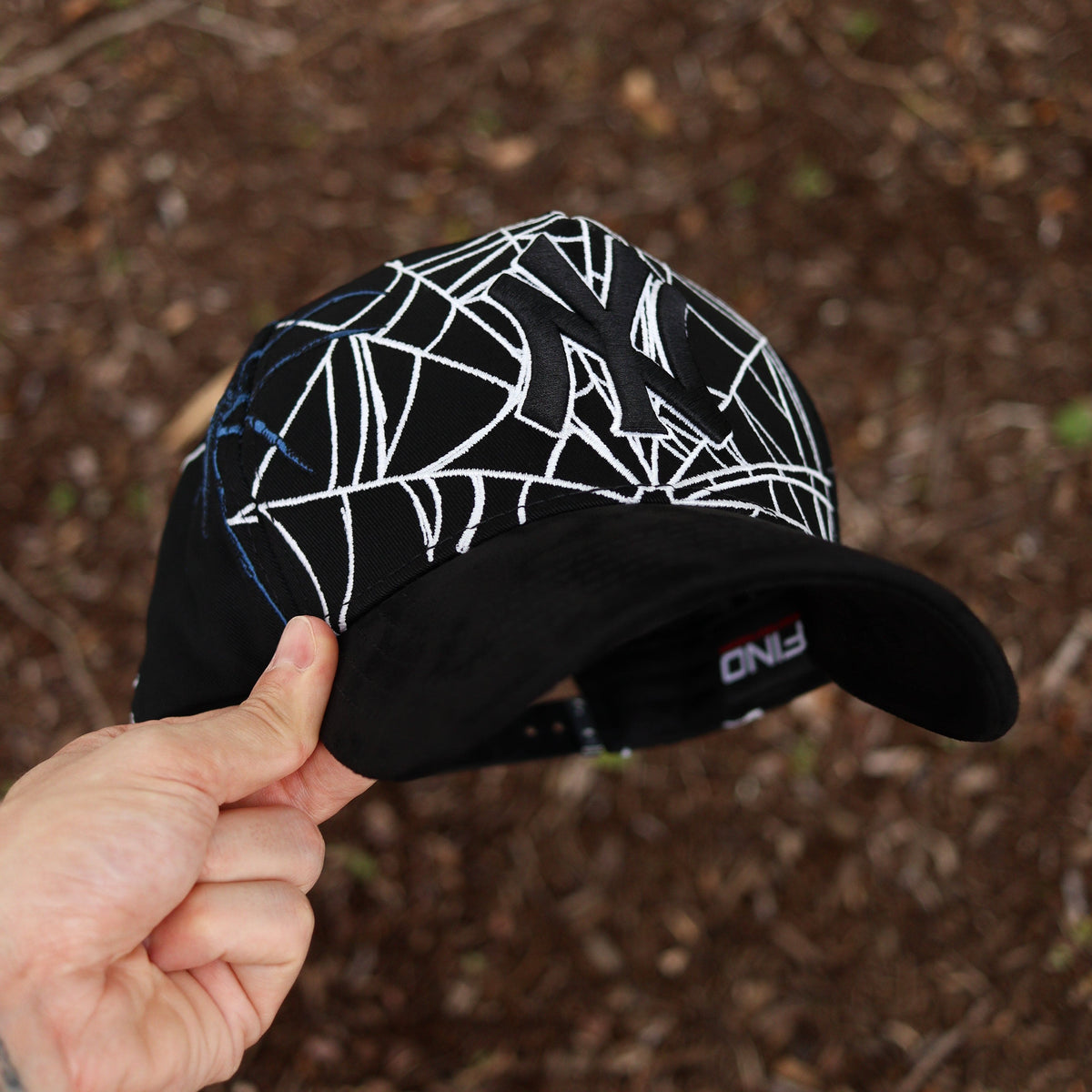 Gallo Fino (Dubai NY Spider) comes with accessories - BeisbolMXShop