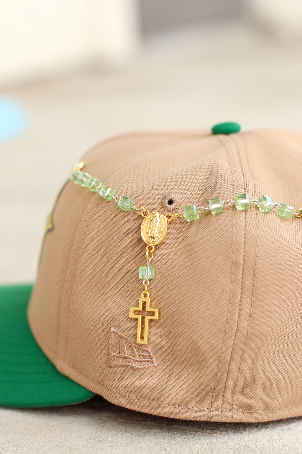 Green rosary pin - BeisbolMXShop