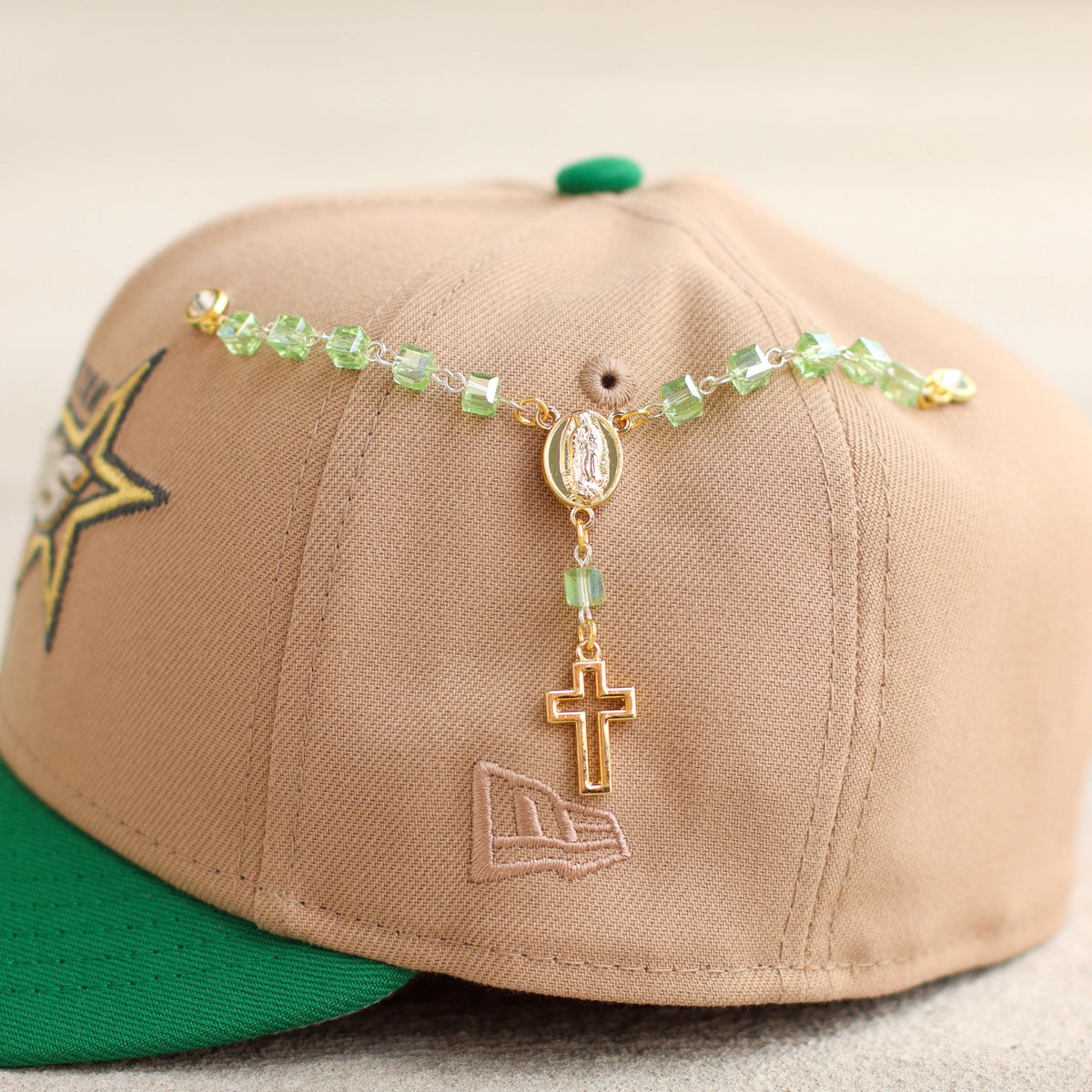 Green rosary pin - BeisbolMXShop