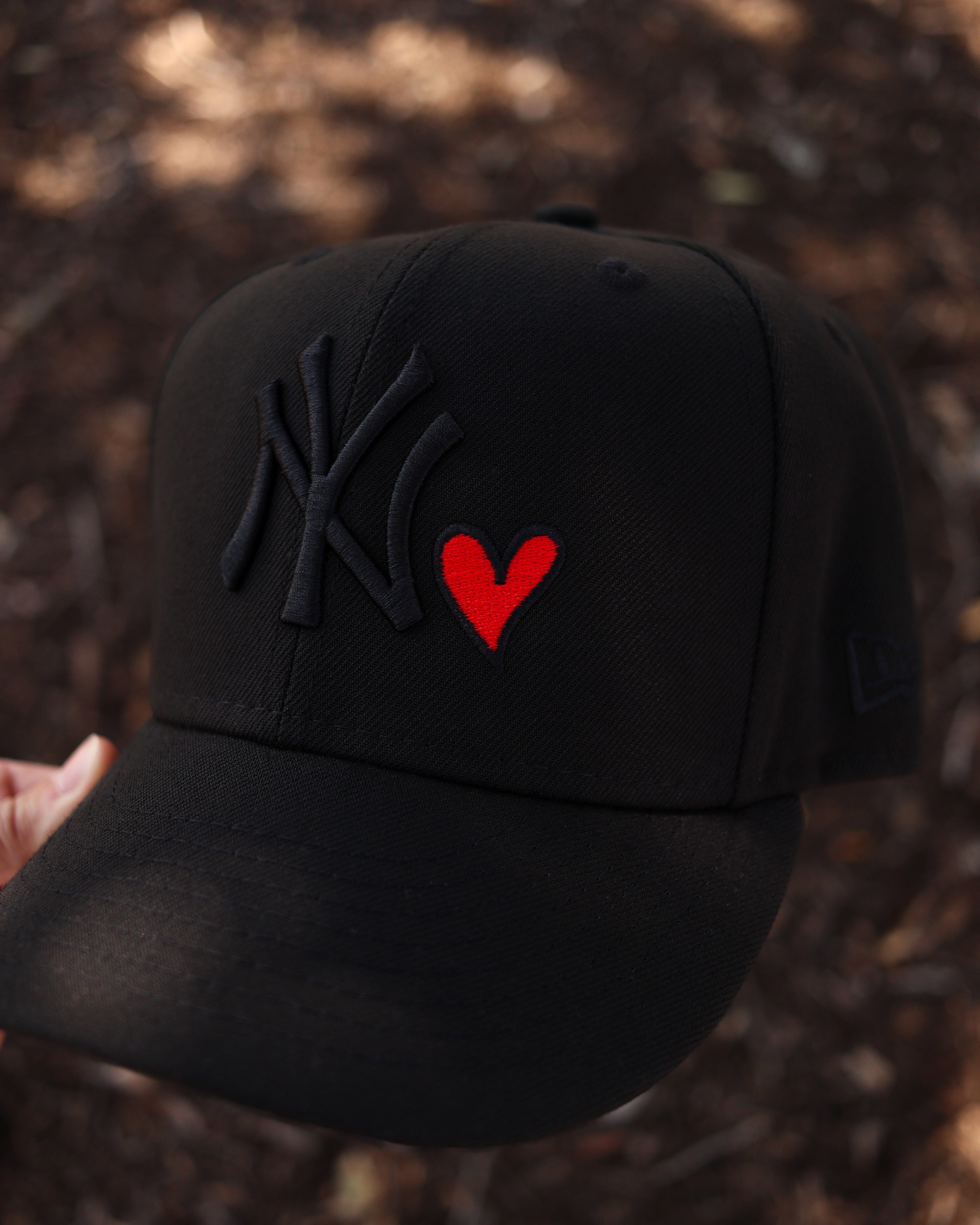 BASICKS×NEWERA YANKEES HEART CAP BASICKS Yankees Heart Embroidery Cap (S0-0417) | A WORD.ONLINE SHOP