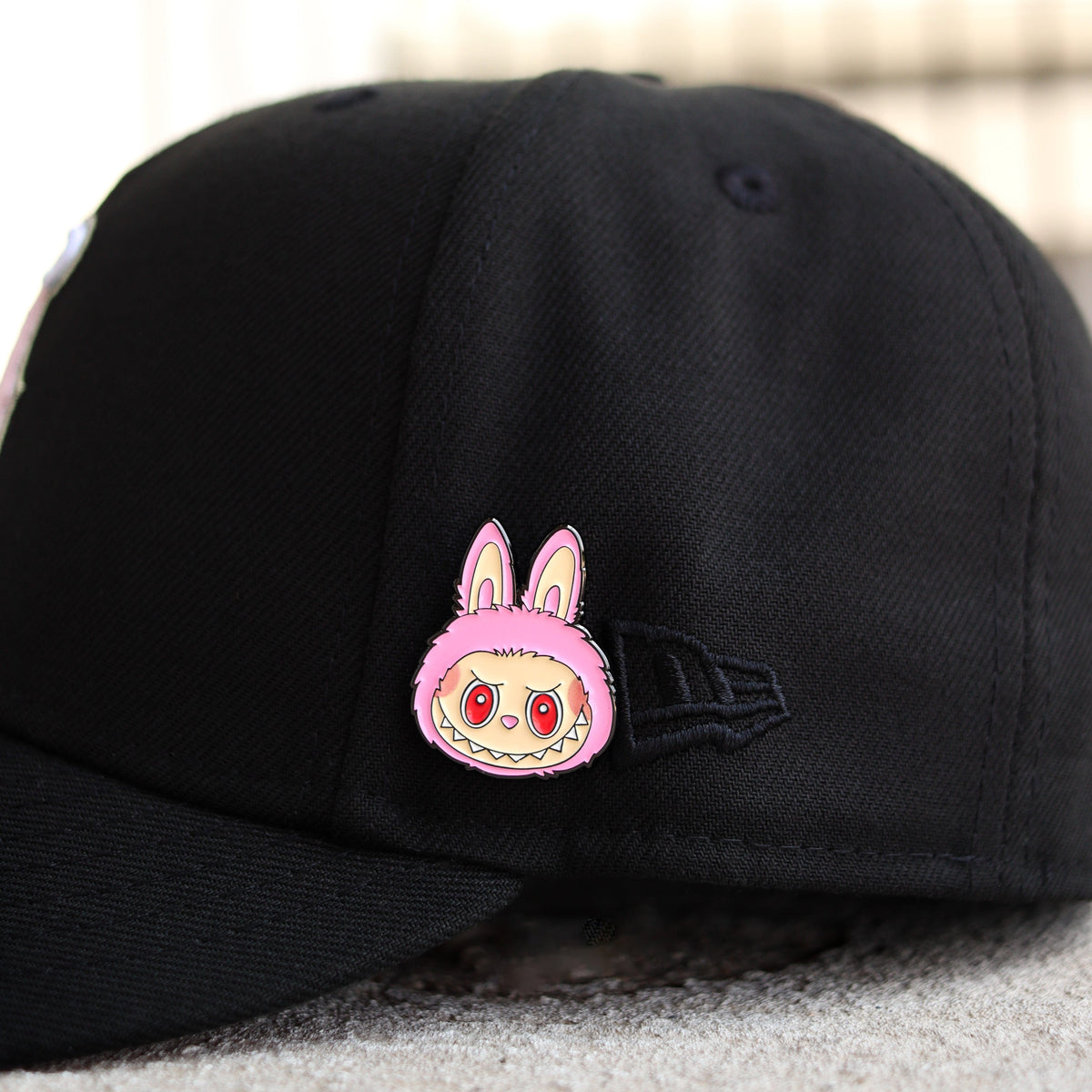 Pink (face) labubu pin - BeisbolMXShop