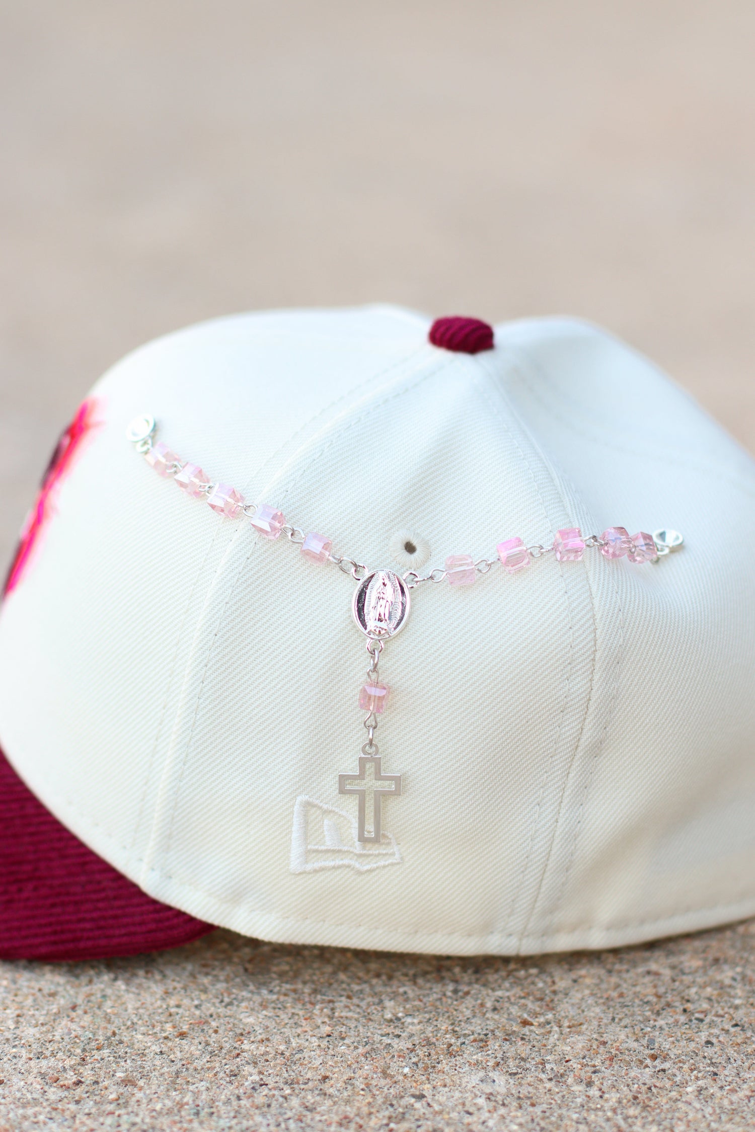 Pink rosary pin - BeisbolMXShop