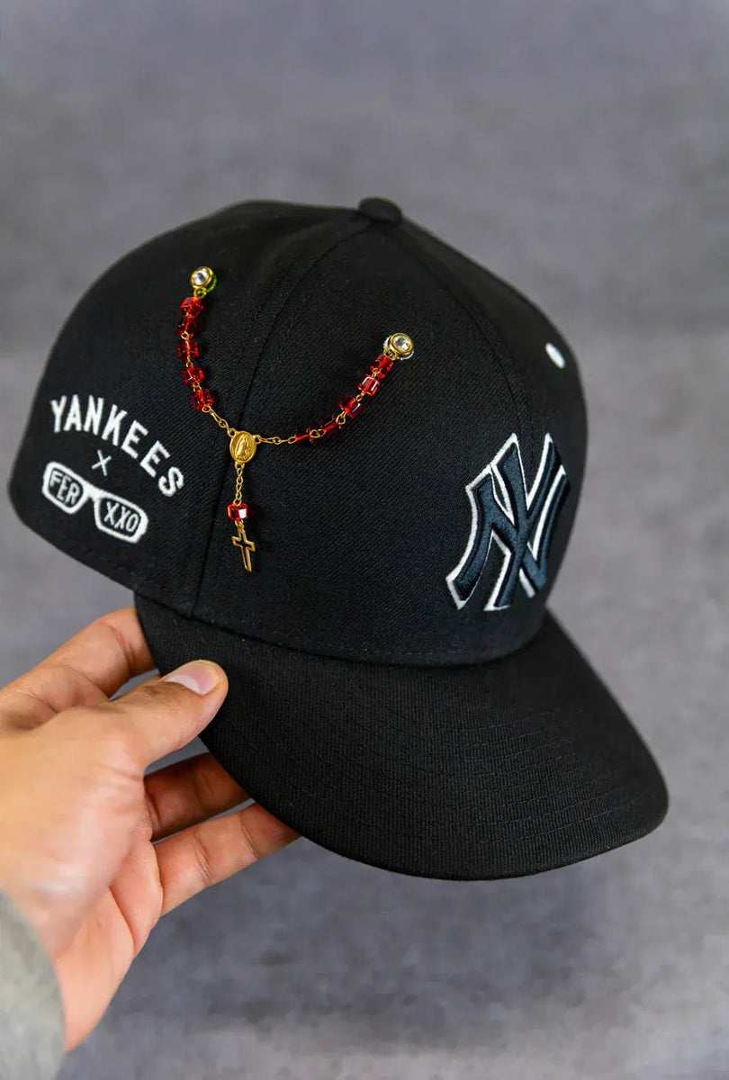 Red rosary pin - BeisbolMXShop