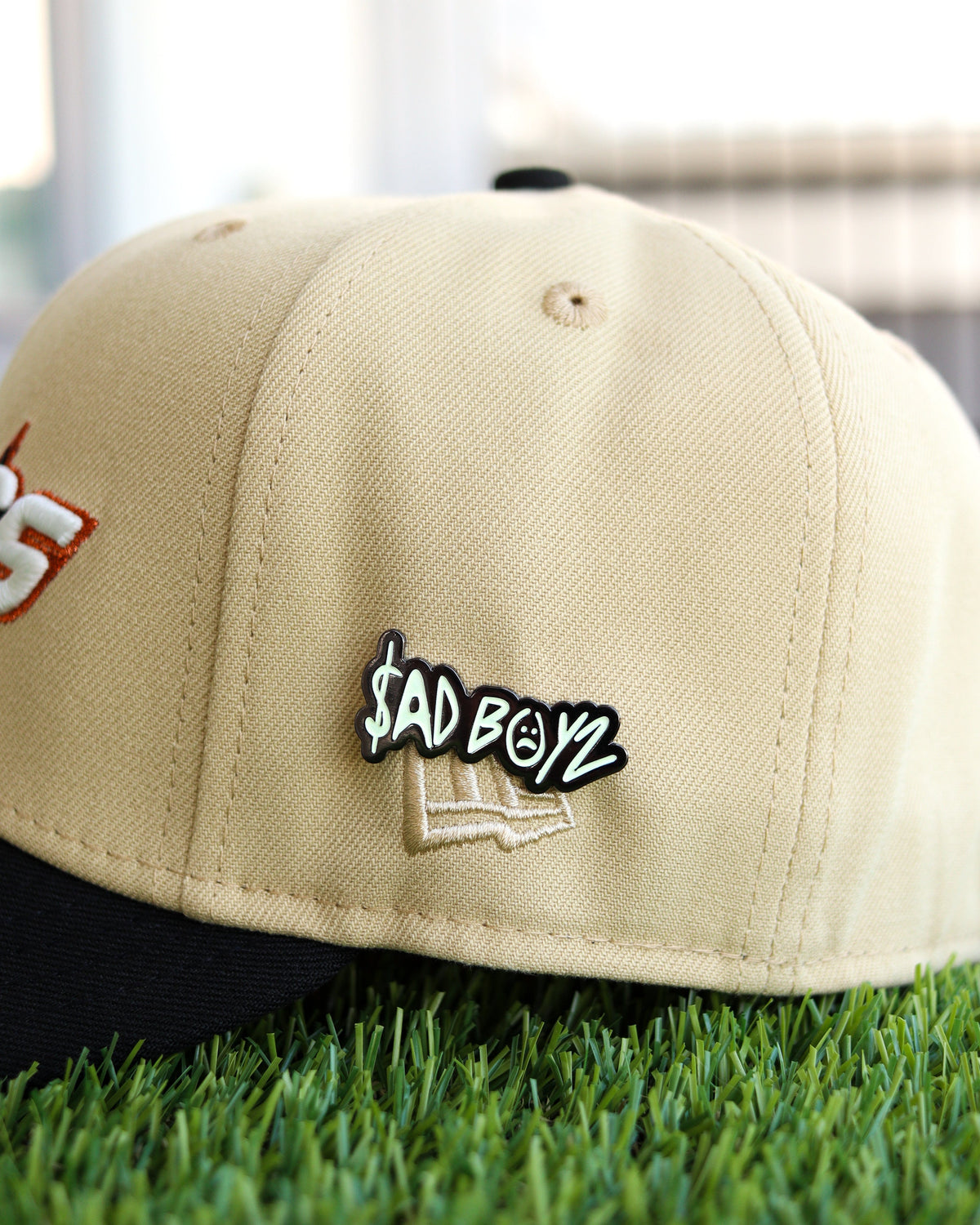 SB (pin) glow in the dark - BeisbolMXShop