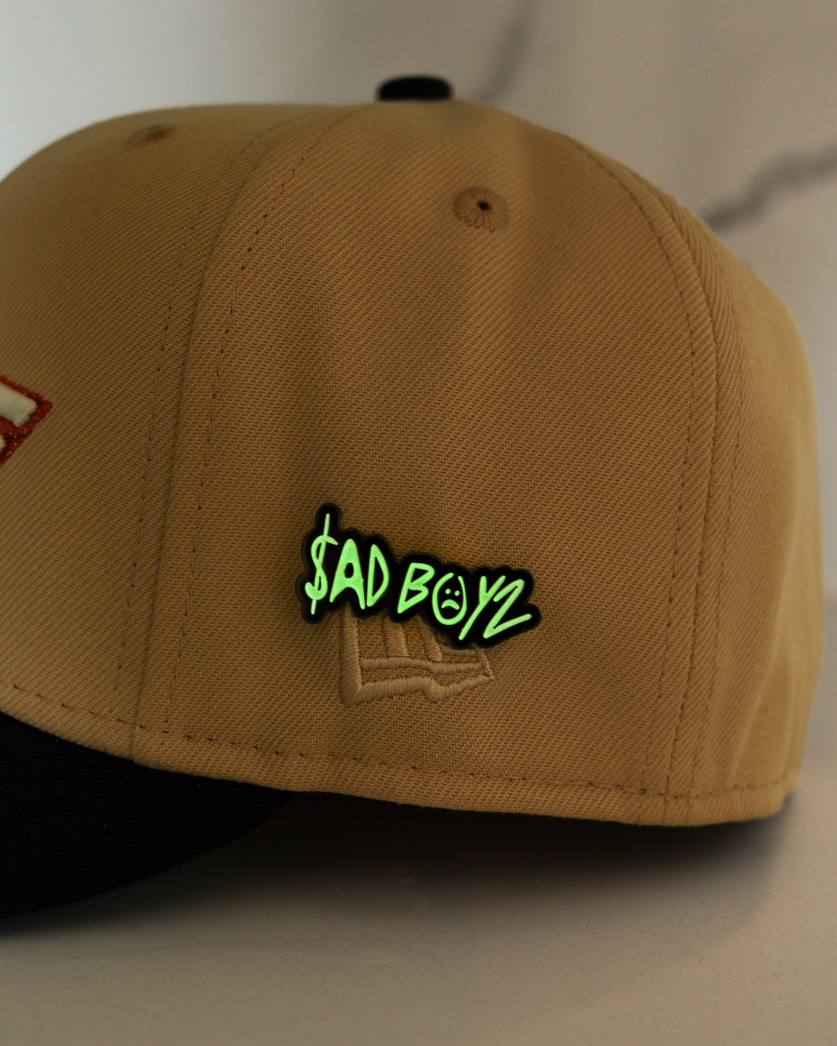 SB (pin) glow in the dark - BeisbolMXShop