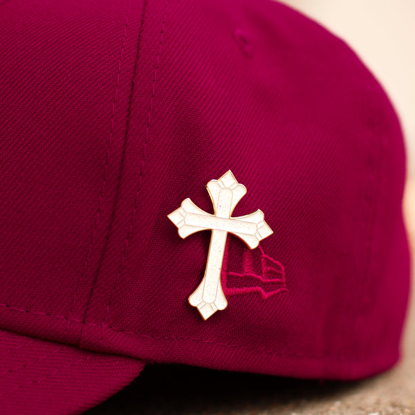 White Chrome hearts pin - BeisbolMXShop