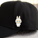 (white) labubu pin - BeisbolMXShop