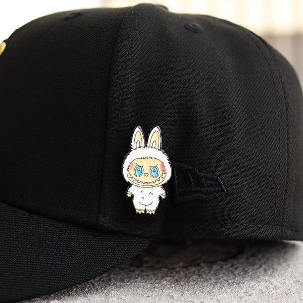 (white) labubu pin - BeisbolMXShop